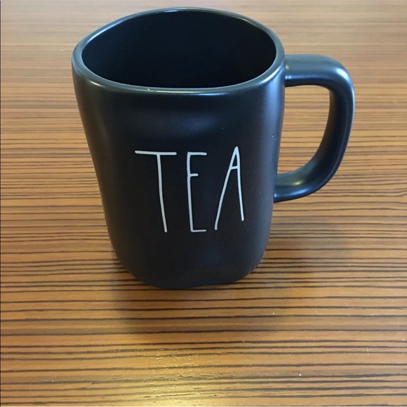 ‼️SOLD‼️Rae Dunn Black Tea Mug